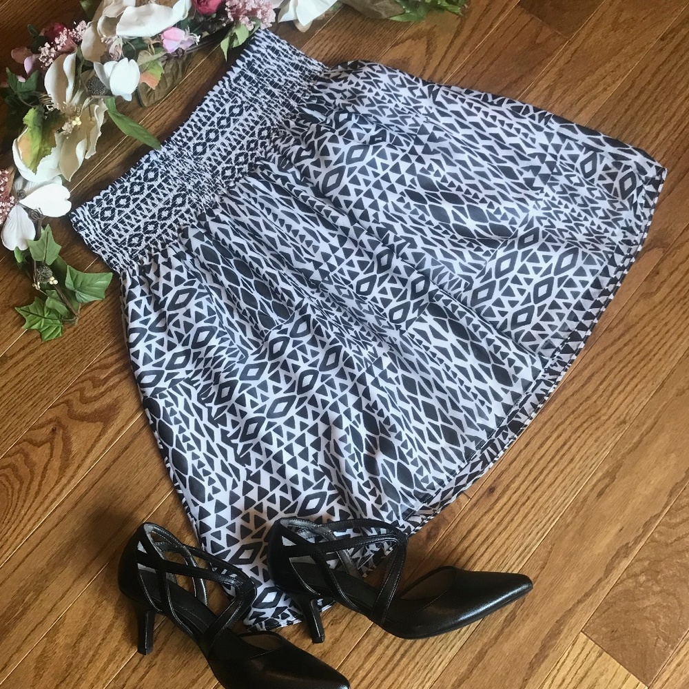 White House Black Market Skirt - Picture 1 of 6